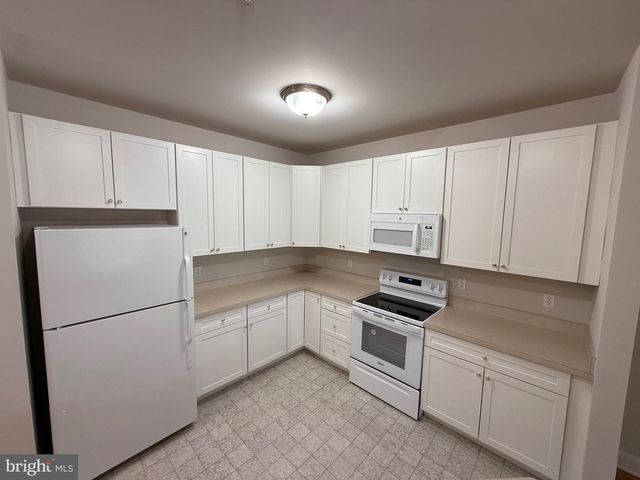 3000-UNIT FOUNTAINVIEW CIR #3204, Newark, DE 19713