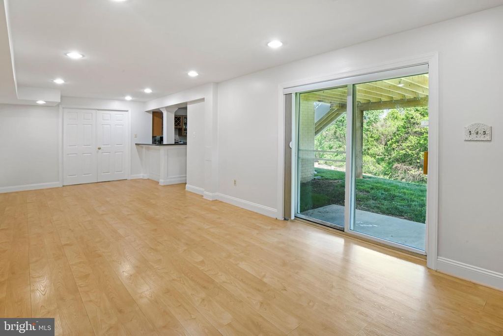 Image 27 of property listing at 9105 HENDRY TER, Frederick, MD 21704