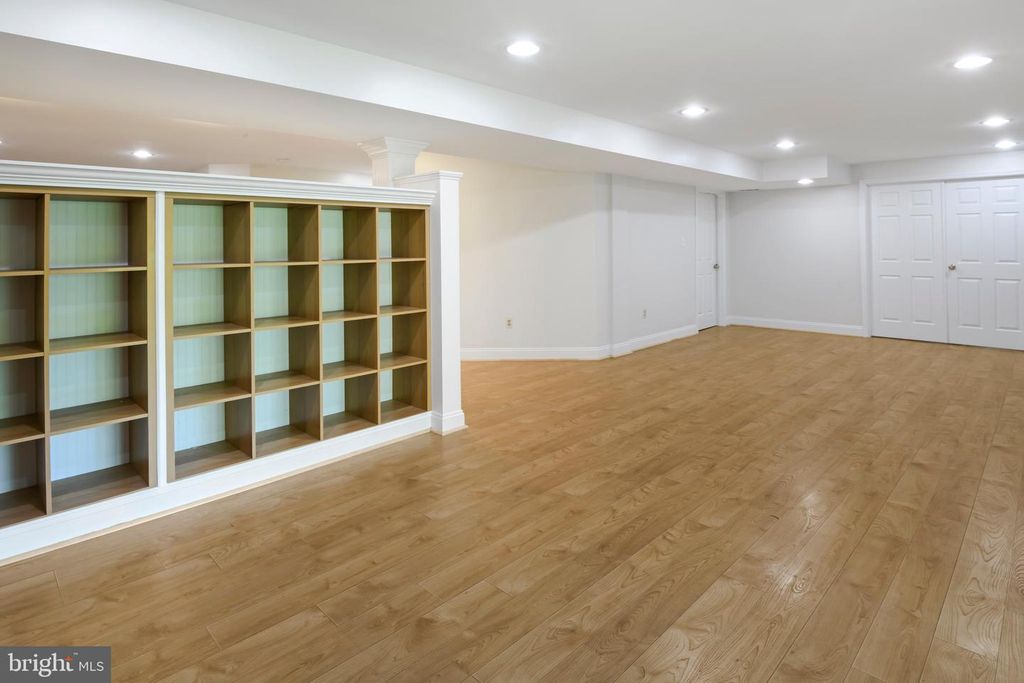 Image 28 of property listing at 9105 HENDRY TER, Frederick, MD 21704