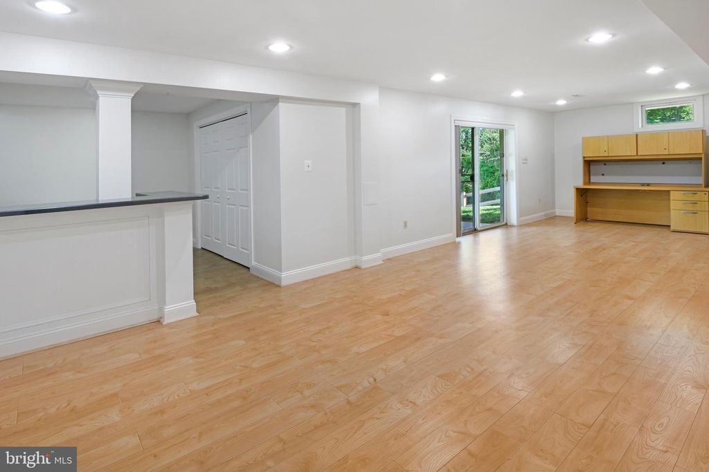 Image 32 of property listing at 9105 HENDRY TER, Frederick, MD 21704