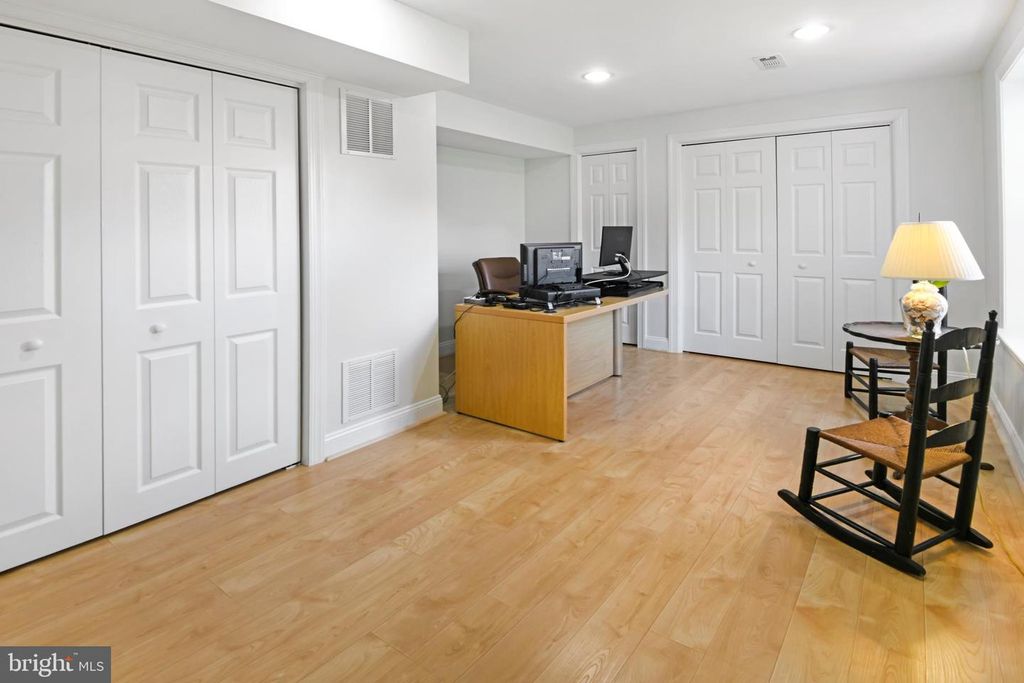 Image 33 of property listing at 9105 HENDRY TER, Frederick, MD 21704