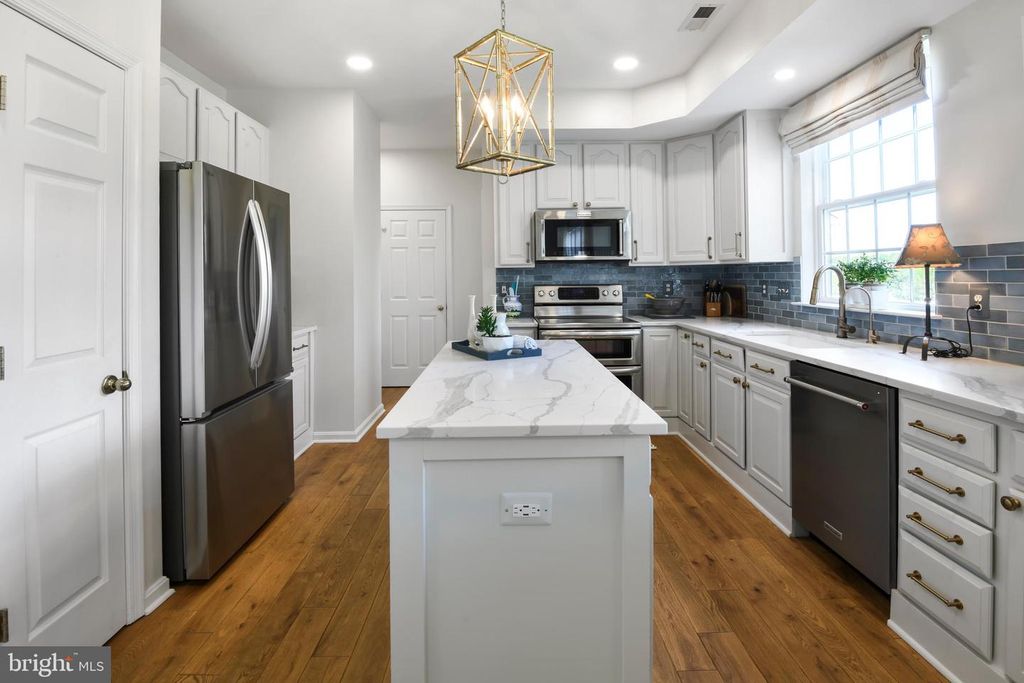 Image 6 of property listing at 9105 HENDRY TER, Frederick, MD 21704