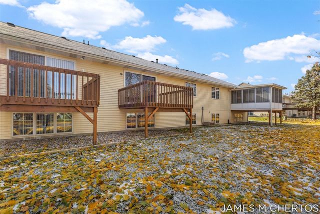 2898 Parkside Drive 40, Jenison, MI 49428