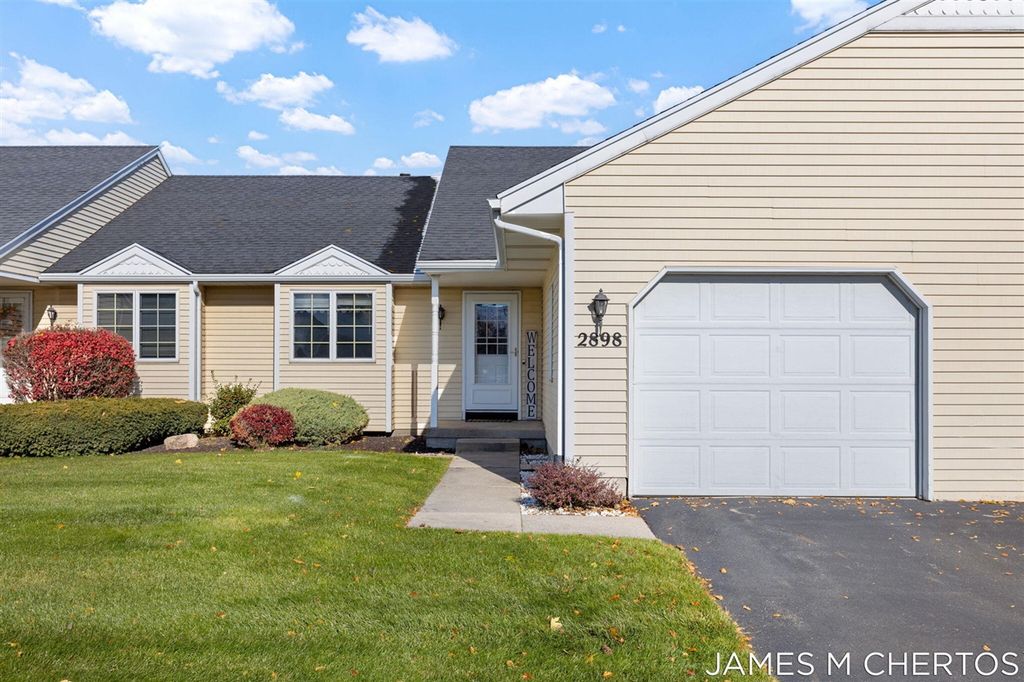 2898 Parkside Drive 40, Jenison, MI 49428