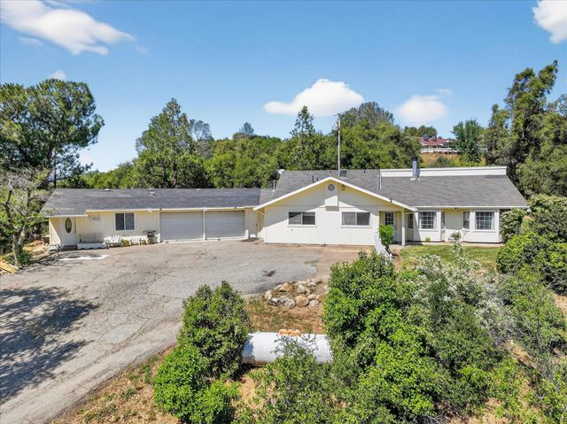 46535 Eastwood Drive S, Oakhurst, CA 93644
