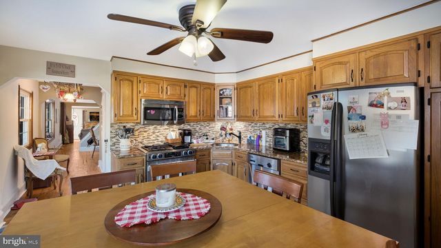 460 LOGAN ST, Bristol, PA 19007