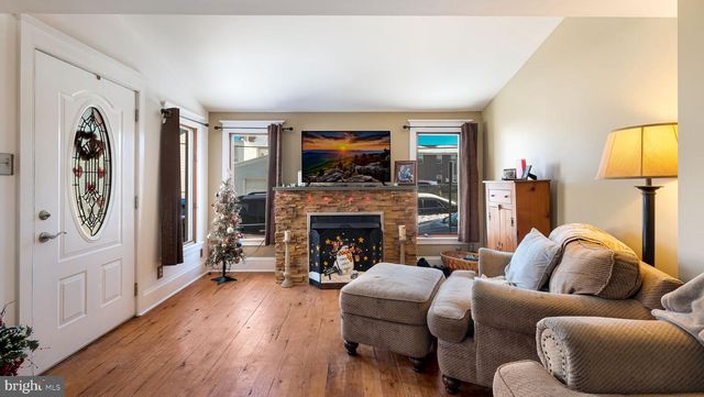 460 LOGAN ST, Bristol, PA 19007