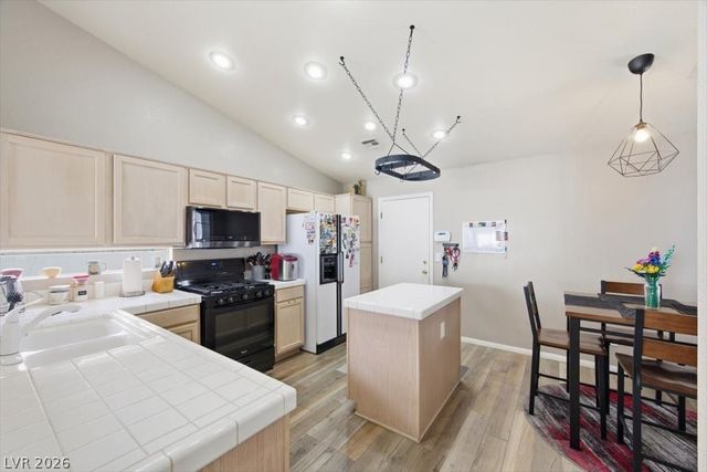 1600 Los Alamos Drive, North Las Vegas, NV 89031