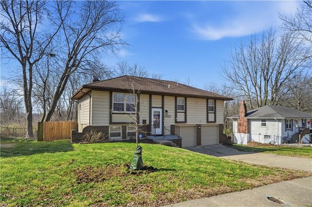 17317 E 41st Street S, Independence, MO 64055