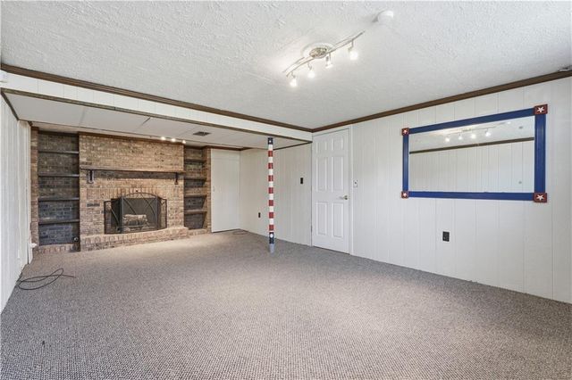 17317 E 41st Street S, Independence, MO 64055