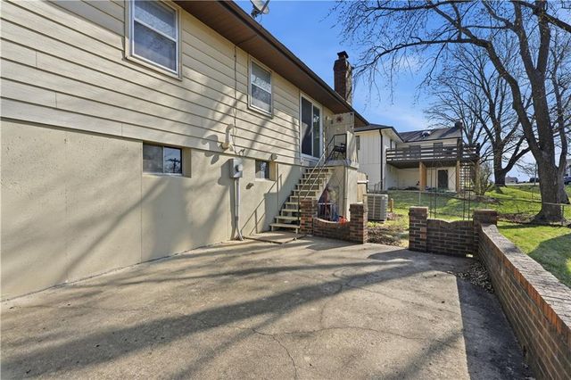 17317 E 41st Street S, Independence, MO 64055