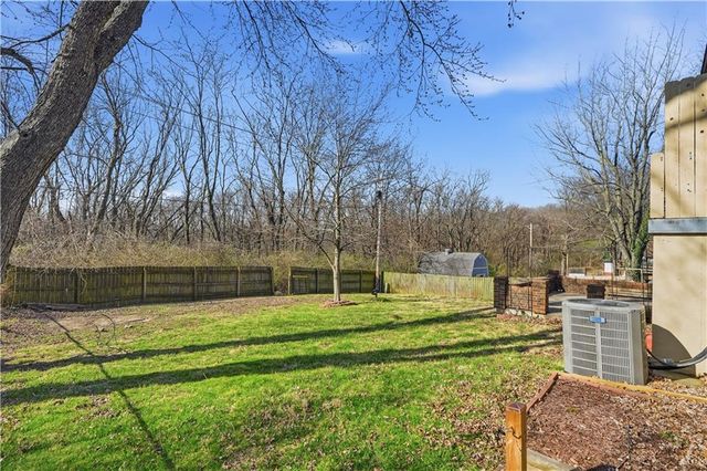 17317 E 41st Street S, Independence, MO 64055