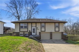 17317 E 41st Street S, Independence, MO 64055