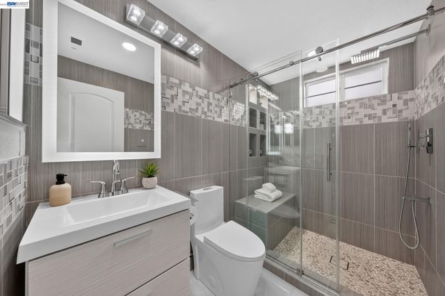 2700 Salisbury Way, San Ramon, CA 94582