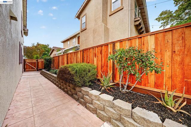 2700 Salisbury Way, San Ramon, CA 94582