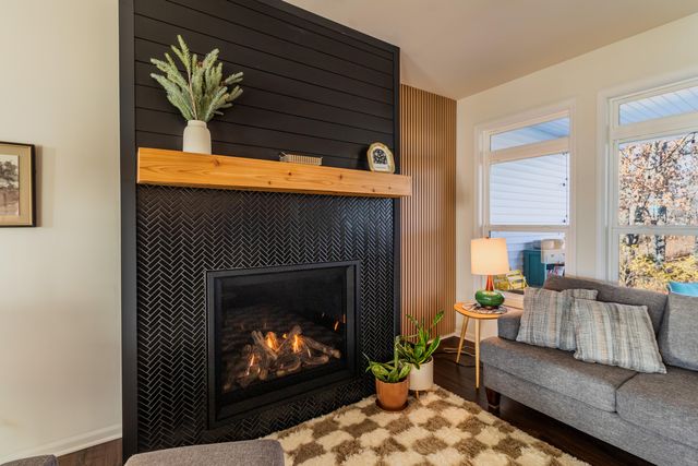 2160 Hickory Drive, Hobart, IN 46342