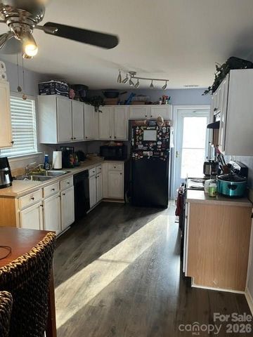 6302 Summerour Place, Charlotte, NC 28214