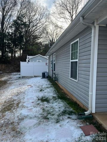 6302 Summerour Place, Charlotte, NC 28214