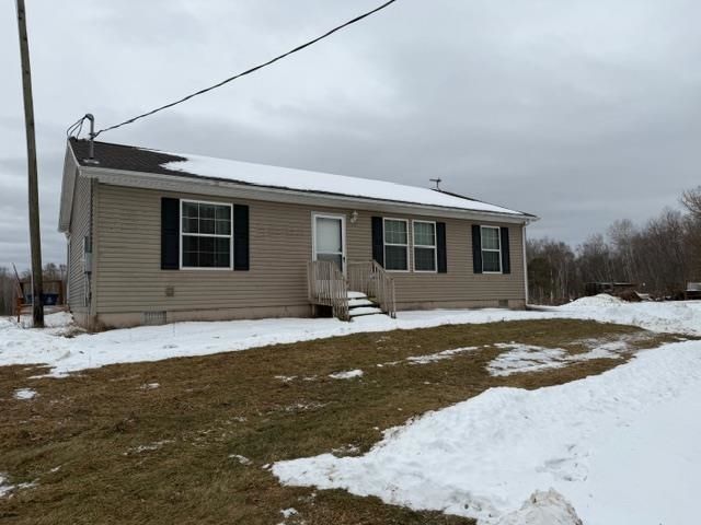 8100 E Arnold Lake Road, Harrison, MI 48625