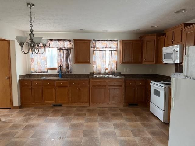 8100 E Arnold Lake Road, Harrison, MI 48625