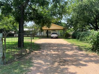 604 S Creek ST, Fredericksburg, TX 78624