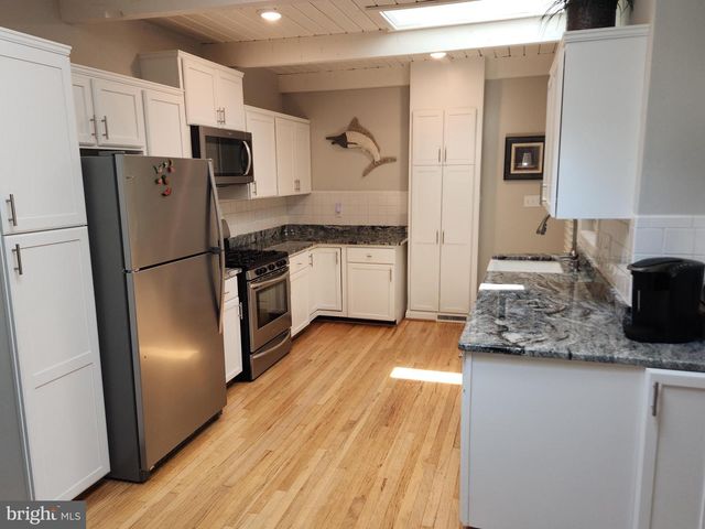 3937 W SHORE DR, Edgewater, MD 21037