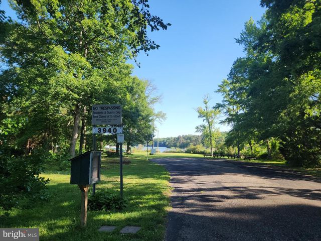 3937 W SHORE DR, Edgewater, MD 21037