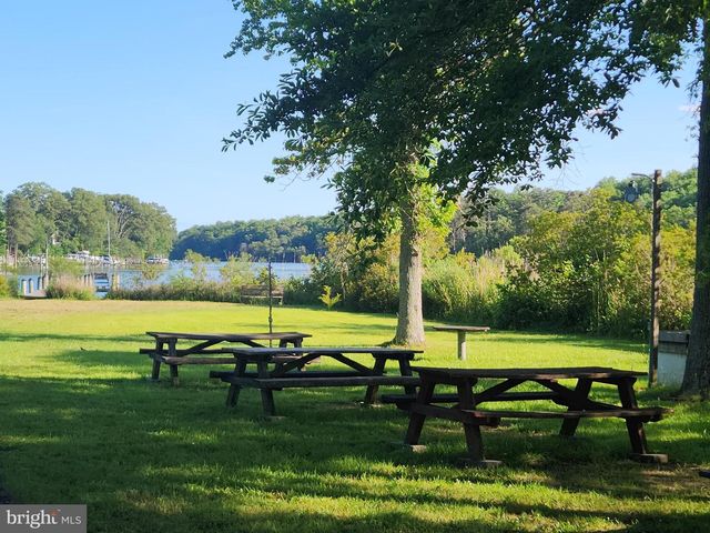 3937 W SHORE DR, Edgewater, MD 21037