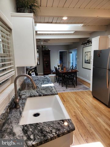 3937 W SHORE DR, Edgewater, MD 21037