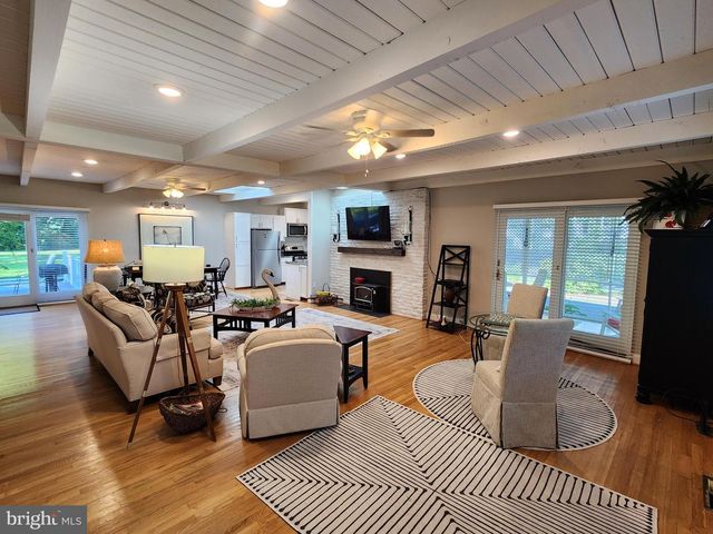 3937 W SHORE DR, Edgewater, MD 21037