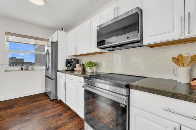 3800 Hillcrest Dr 422, Hollywood, FL 33021