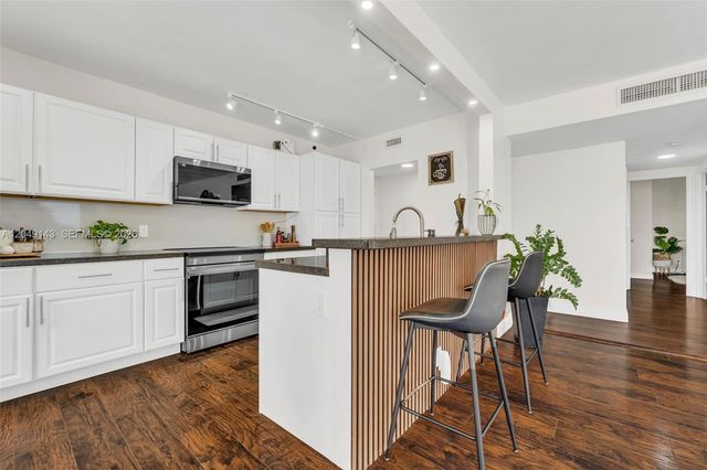 3800 Hillcrest Dr 422, Hollywood, FL 33021