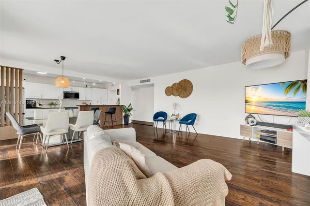 3800 Hillcrest Dr 422, Hollywood, FL 33021