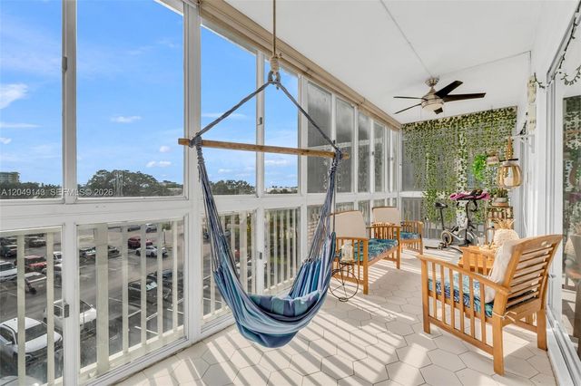 3800 Hillcrest Dr 422, Hollywood, FL 33021