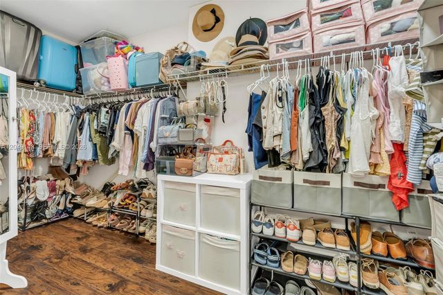 3800 Hillcrest Dr 422, Hollywood, FL 33021