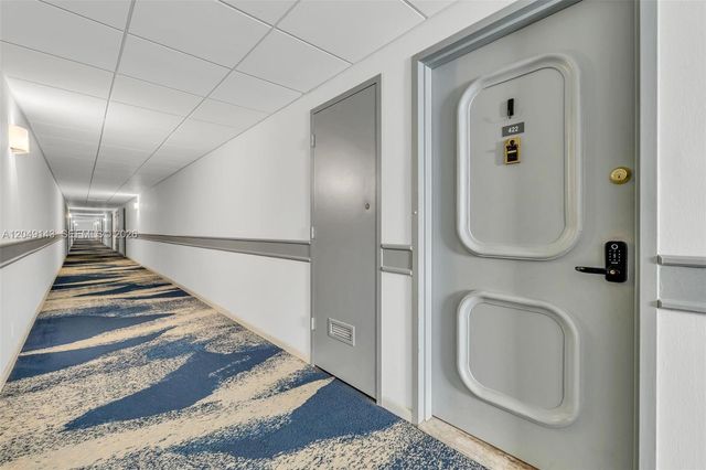 3800 Hillcrest Dr 422, Hollywood, FL 33021