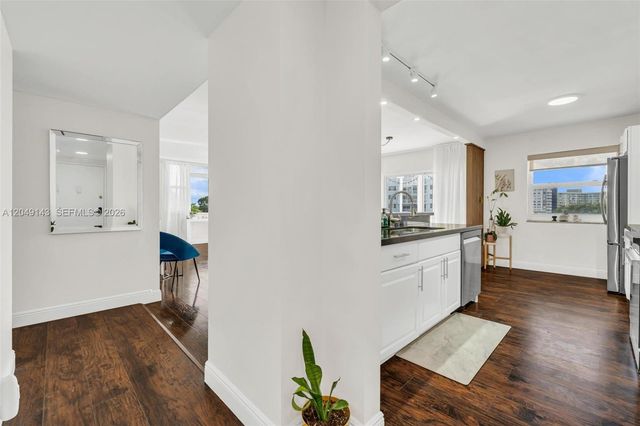 3800 Hillcrest Dr 422, Hollywood, FL 33021
