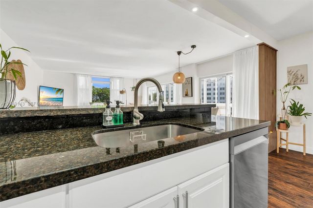 3800 Hillcrest Dr 422, Hollywood, FL 33021