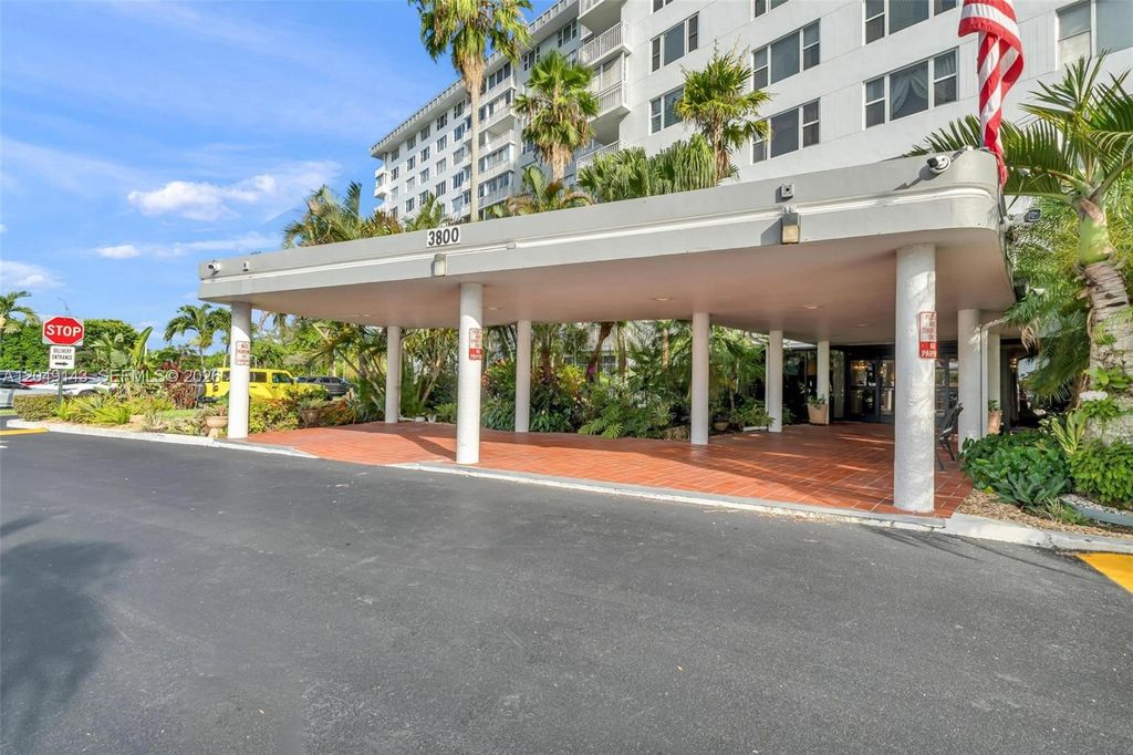 3800 Hillcrest Dr 422, Hollywood, FL 33021