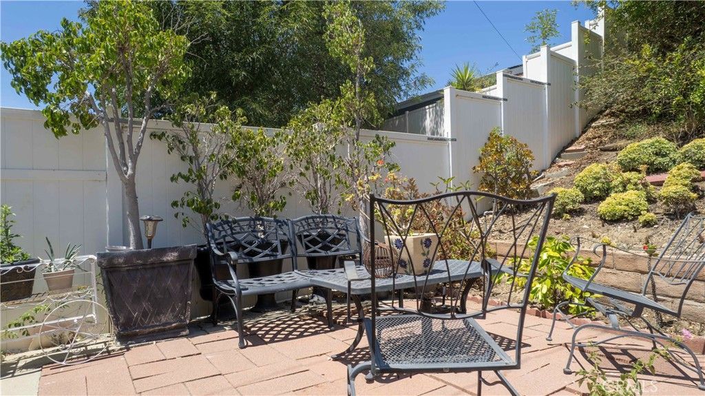 Image 11 of property listing at 13055 Shenley, Sylmar, CA 91342