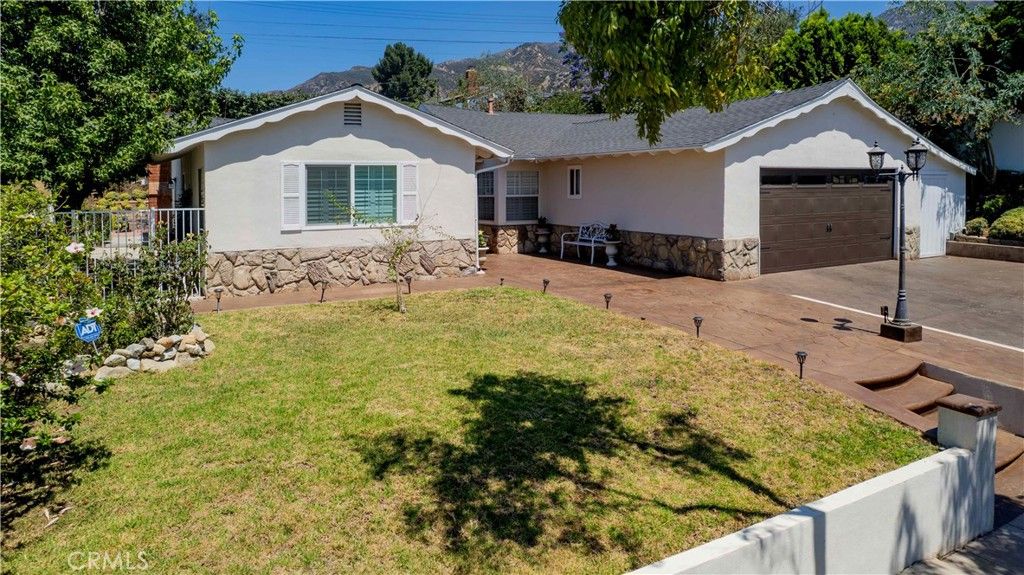 Image 3 of property listing at 13055 Shenley, Sylmar, CA 91342