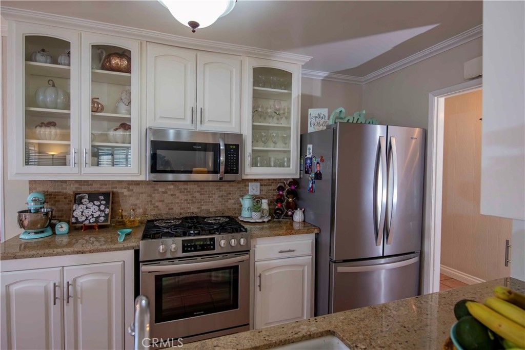Image 30 of property listing at 13055 Shenley, Sylmar, CA 91342