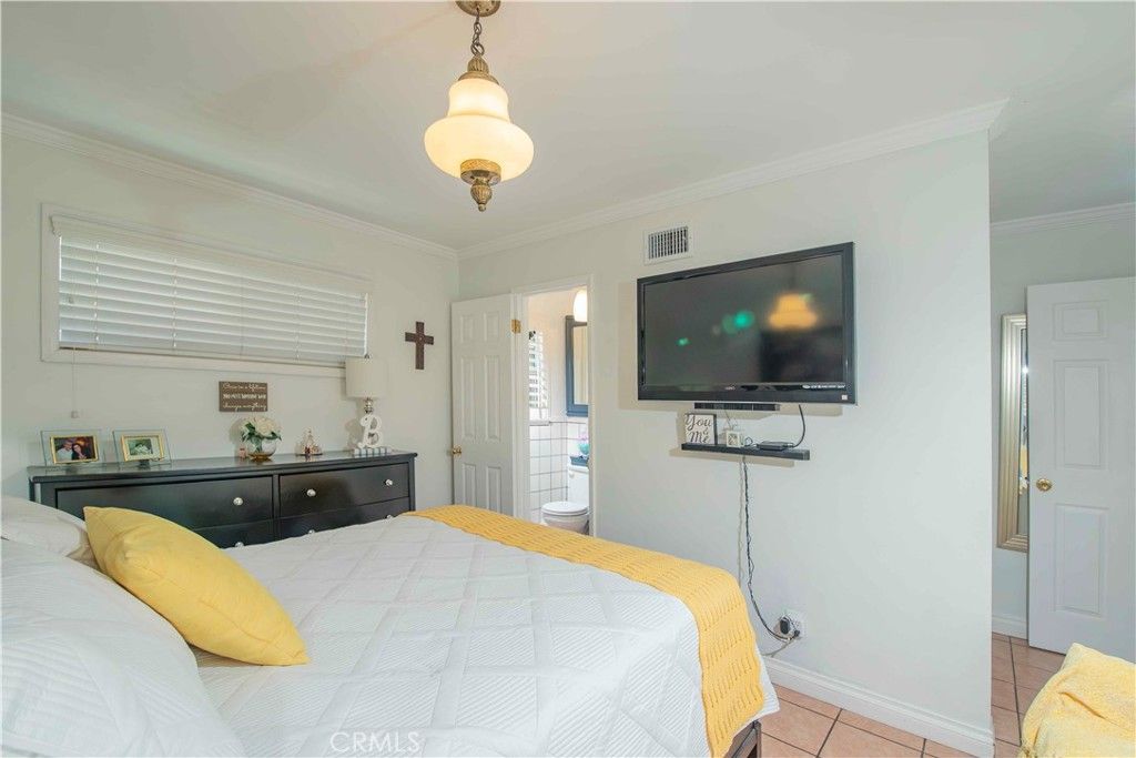 Image 44 of property listing at 13055 Shenley, Sylmar, CA 91342