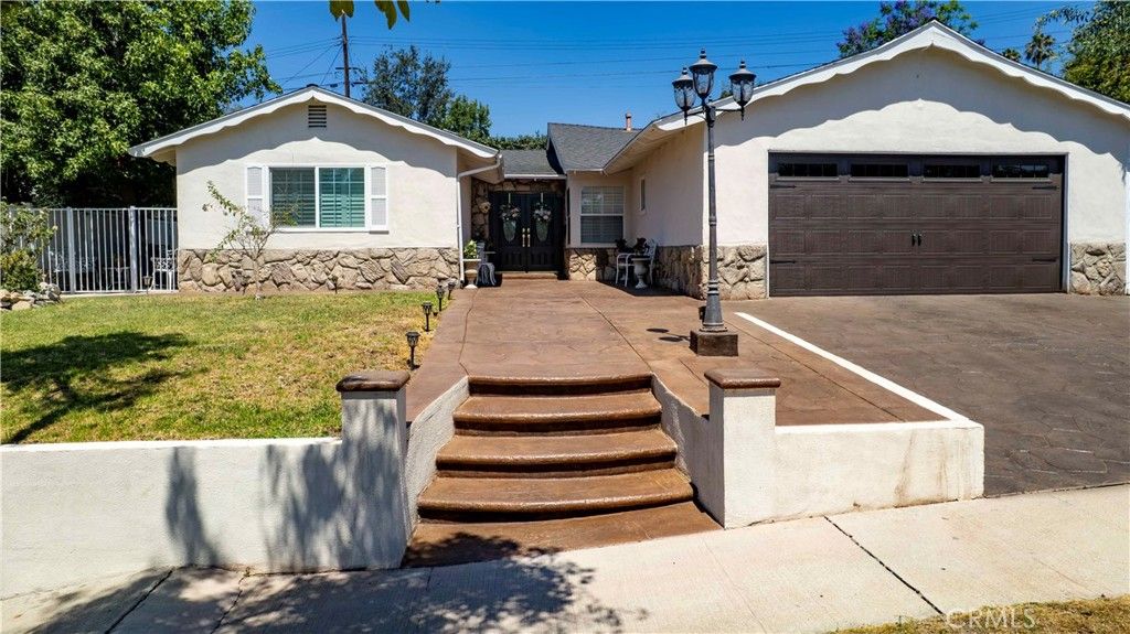 Image 5 of property listing at 13055 Shenley, Sylmar, CA 91342