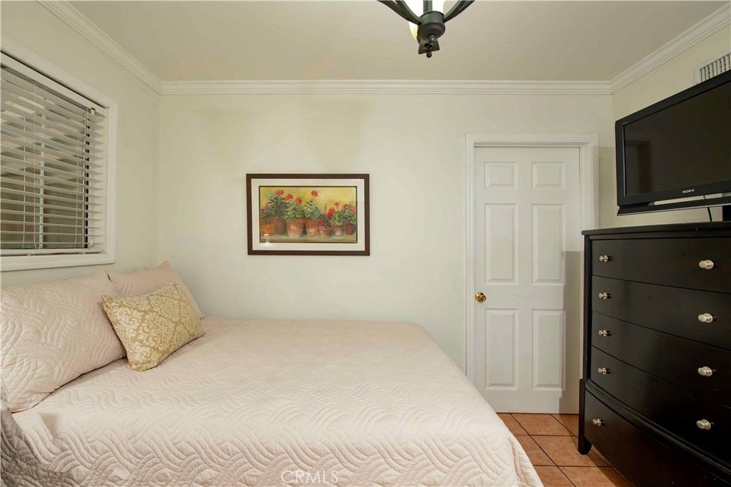 Image 50 of property listing at 13055 Shenley, Sylmar, CA 91342