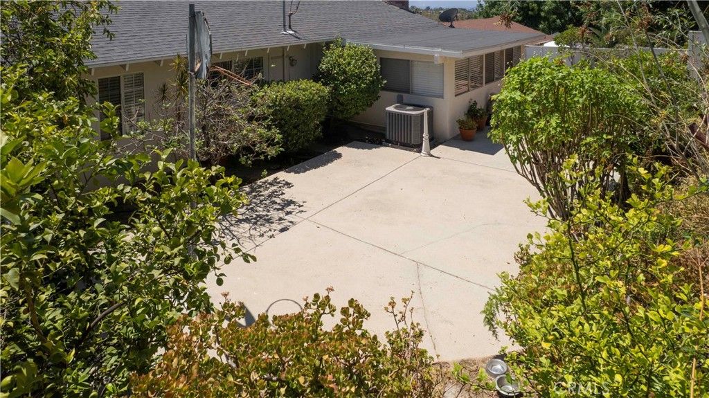 Image 9 of property listing at 13055 Shenley, Sylmar, CA 91342