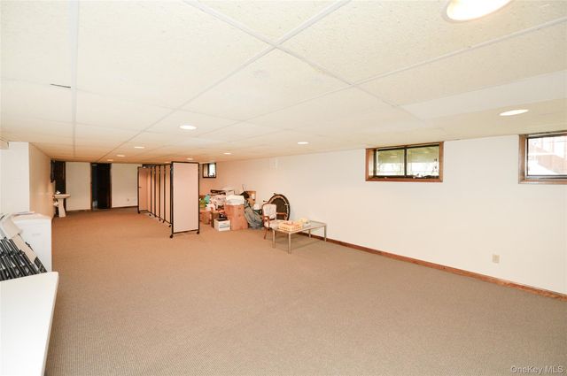 24 HIGHVIEW Road, Monsey, NY 10952