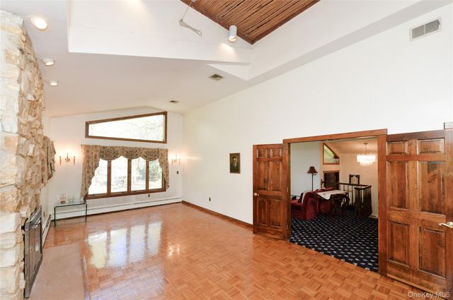 24 HIGHVIEW Road, Monsey, NY 10952