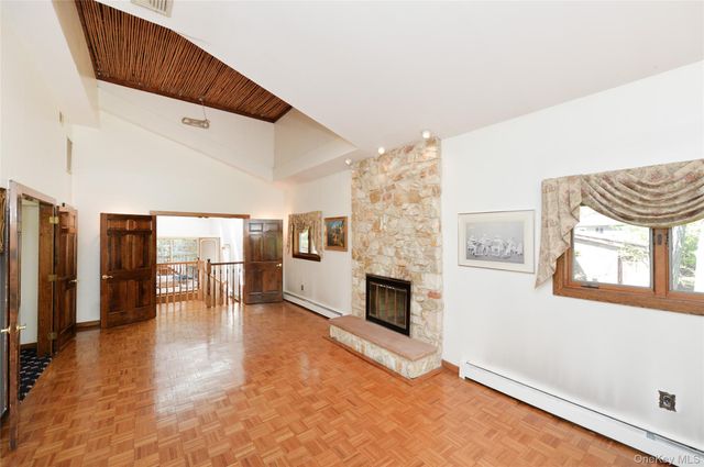 24 HIGHVIEW Road, Monsey, NY 10952