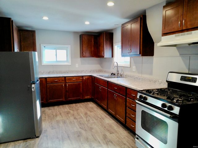 1307 E 4Th Street, Mishawaka, IN 46544